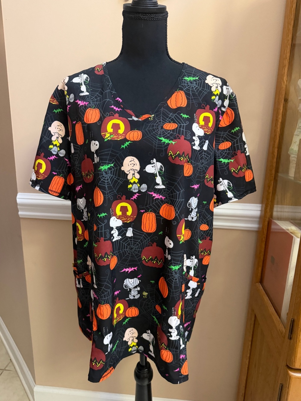 Peanuts Black Halloween Pumpkin & Snoopy Print Scrub Top